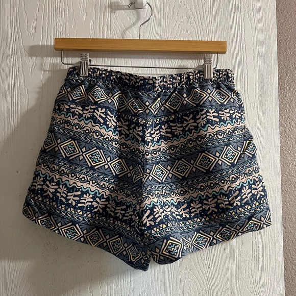 Patagonia Aztec Print Unlined Baggies Women Size Small - Picture 5 of 6